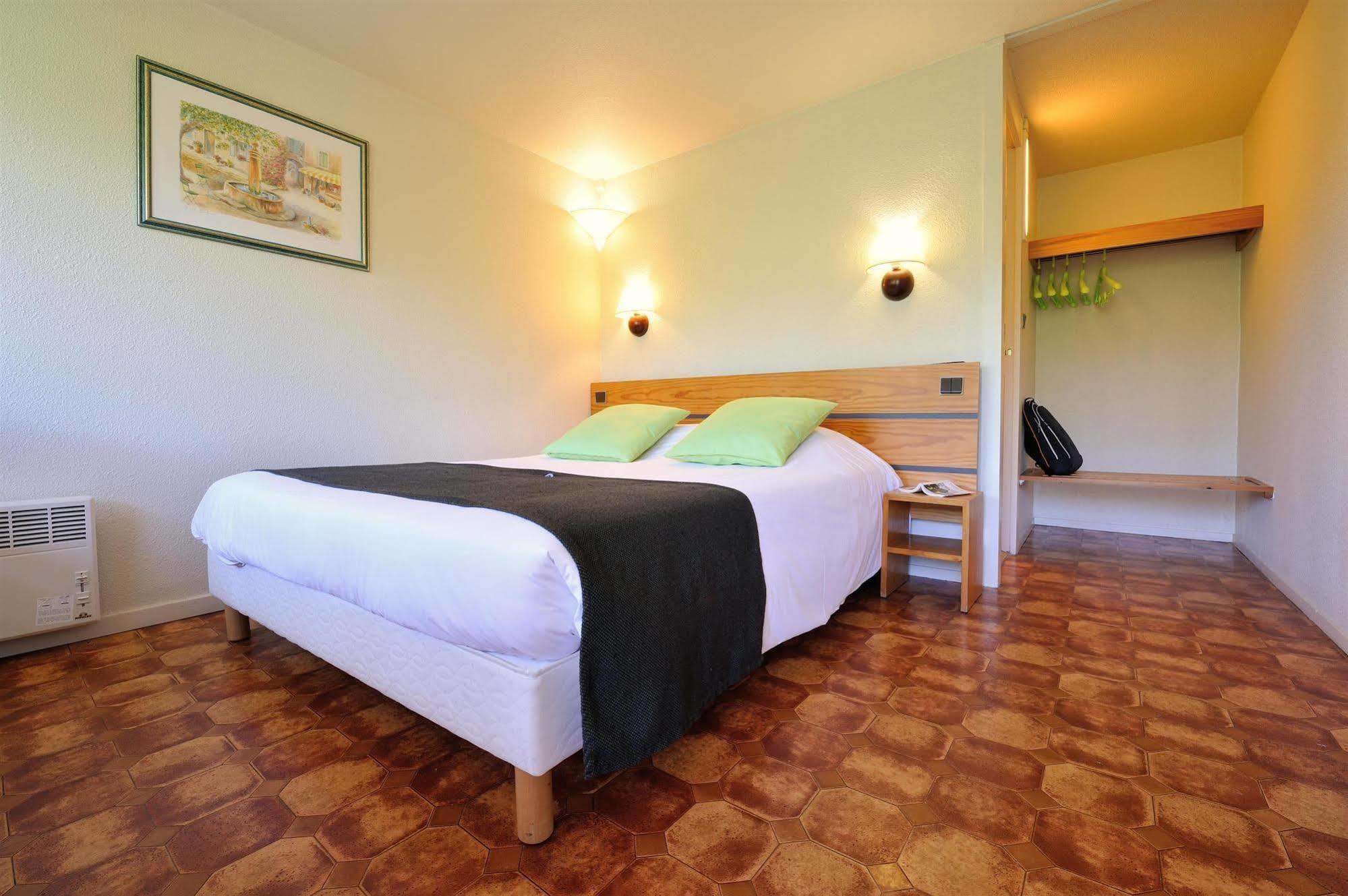 Brit Hotel Confort Nancy Люневиль Экстерьер фото